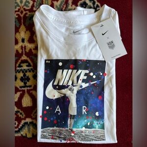The Nike Tee, Megan Rapinoe USWNT, Kids Size L, NWT